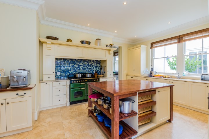5 Bedroom Property for Sale in Constantia Western Cape